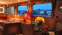 Yacht KAYANA -  Main Salon card table